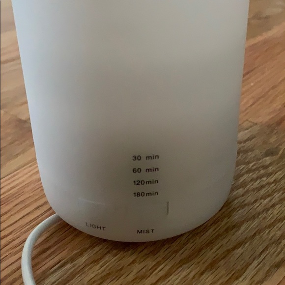 Essential Oil diffuser - Picture 3 of 3